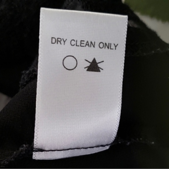 ASTR The Label Black Sleeveless Sheer Floral Top
Size: S - Picture 9 of 11